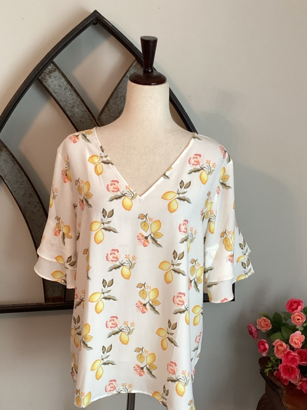 LOFT White V-Neck Top with Yellow Lemon Print w/Creme Background